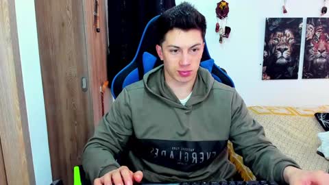 Snapshot of javiersexymann chatting on December 2024 07:10:01 PM Javier online show from December 2024 07:10:01 PM