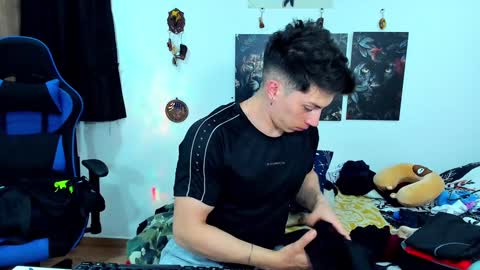 Snapshot of javiersexymann chatting on January 2025 12:48:01 AM Javier online show from January 2025 12:48:01 AM