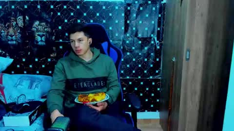 Snapshot of javiersexymann chatting on December 2025 12:38:02 AM Javier online show from December 2025 12:38:02 AM