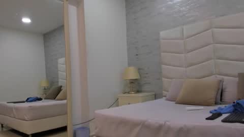 jax black online show from November 2025 07:06:01 PM