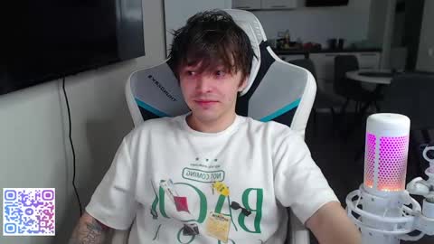 Jayce online show from June 2026 02:01:02 AM
