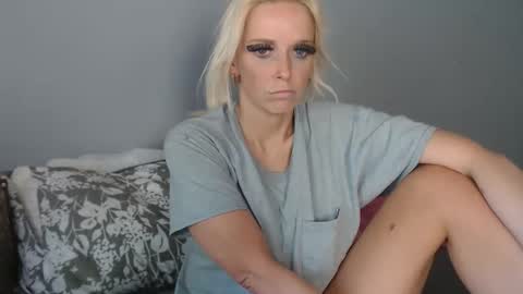 Snapshot of jaydenangel chatting on May 2026 02:57:01 PM Blondie Queen Jayden online show from May 2026 02:57:01 PM