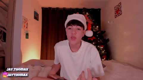 Snapshot of jaythomax chatting on December 2024 11:21:01 PM jaythomax online show from December 2024 11:21:01 PM