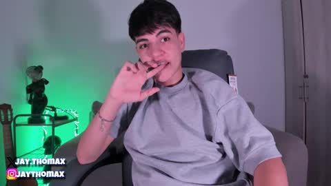 Snapshot of jaythomax chatting on January 2025 10:20:02 AM jaythomax online show from January 2025 10:20:02 AM