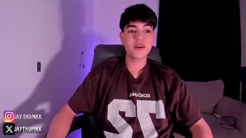 Snapshot of jaythomax chatting on September 2025 01:32:02 AM jaythomax online show from September 2025 01:32:02 AM