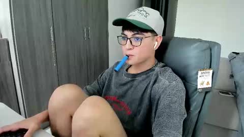 jaythomax online show from March 2026 08:25:01 PM