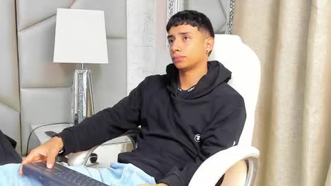 Snapshot of jaze_bradley chatting on March 2025 11:22:02 AM jaze_bradley online show from March 2025 11:22:02 AM