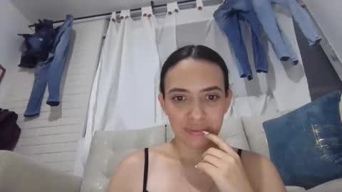 Snapshot of jazminojeda chatting on May 2026 04:21:01 AM jazminojeda online show from May 2026 04:21:01 AM