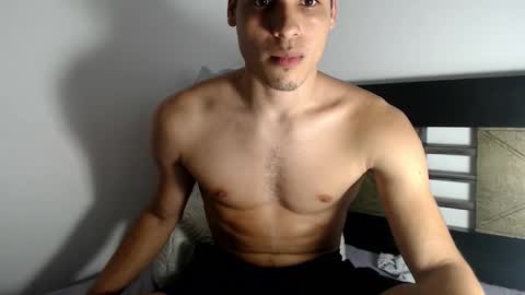 Lin online show from December 2025 01:43:01 AM