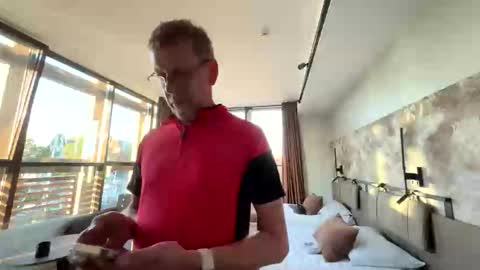 Jon online show from September 2025 04:07:01 PM