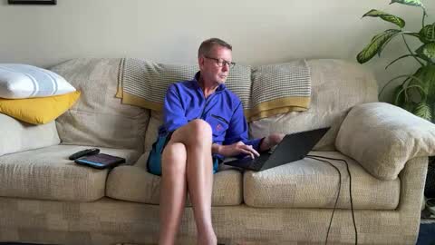 Jon online show from October 2025 04:17:01 PM