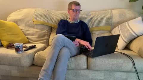 Jon online show from November 2025 04:07:02 PM