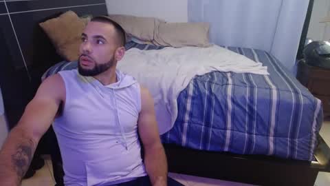 JcMax305 online show from March 2025 01:16:02 PM