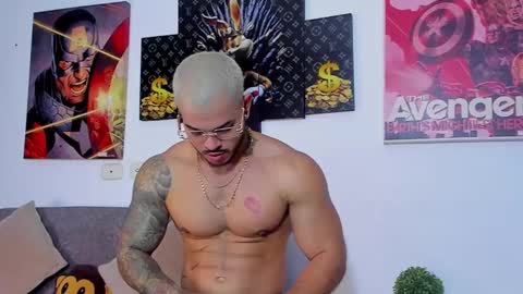 Snapshot of jean_lopez chatting on March 2025 10:13:02 AM Jean axelcrow Modelo Independiente online show from March 2025 10:13:02 AM