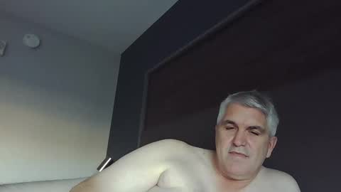 dadbody71 online show from December 2024 09:06:01 PM