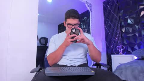 Snapshot of jeffdaltton chatting on December 2025 08:14:02 PM Jeff online show from December 2025 08:14:02 PM