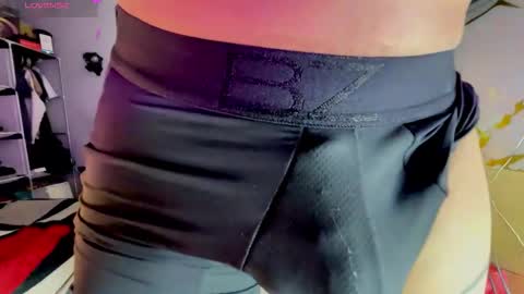 Snapshot of jeffvalemtino chatting on February 2026 11:01:02 PM jeffrey online show from February 2026 11:01:02 PM