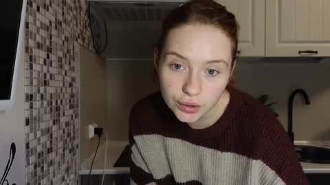 Snapshot of jelly_cherry chatting on January 2025 07:44:02 PM Emily online show from January 2025 07:44:02 PM