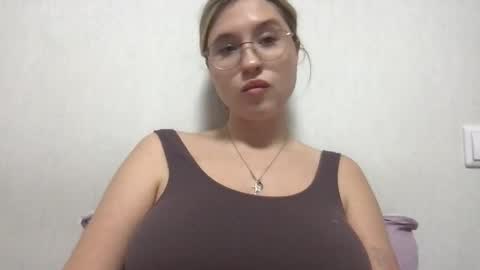 Inna  online show from November 2025 11:54:01 AM