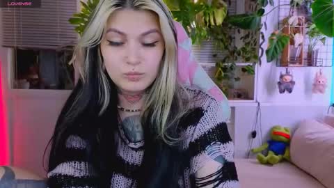 Jelya online show from September 2025 03:33:01 PM