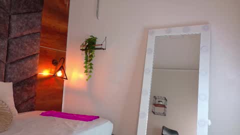 Jena  online show from November 2025 02:10:01 AM