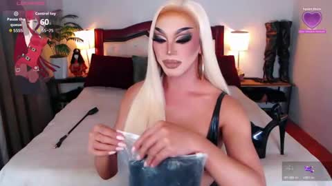 Snapshot of jenifers_body chatting on June 2026 10:47:02 PM Queen Jenifer online show from June 2026 10:47:02 PM