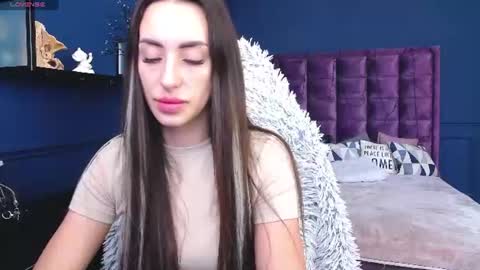 Snapshot of jeniferstone chatting on June 2026 07:17:02 AM Kira online show from June 2026 07:17:02 AM