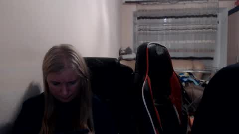 Snapshot of jenisandpeter chatting on June 2026 06:20:02 PM JenisAndPeter online show from June 2026 06:20:02 PM