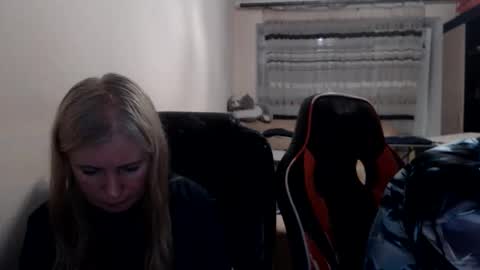 Snapshot of jenisandpeter chatting on June 2026 06:57:01 PM JenisAndPeter online show from June 2026 06:57:01 PM