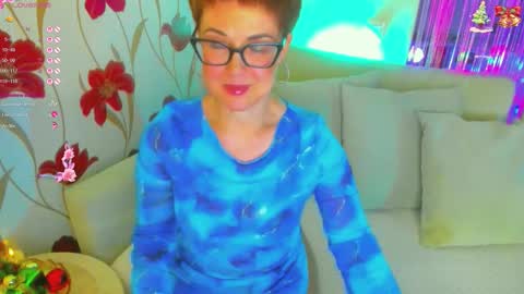 Jenn online show from December 2025 12:25:02 PM