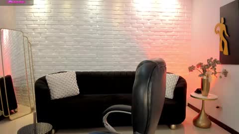 Jenna Olson  online show from February 2025 05:58:01 PM