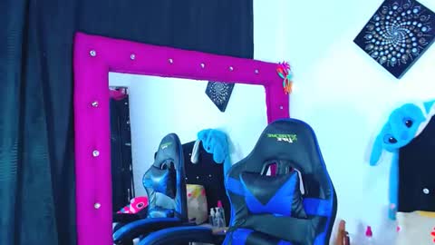 jenn online show from February 2026 10:36:01 AM