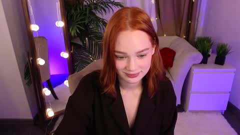 Snapshot of jennifer_shy_ chatting on October 2025 01:53:01 PM Jennifer online show from October 2025 01:53:01 PM