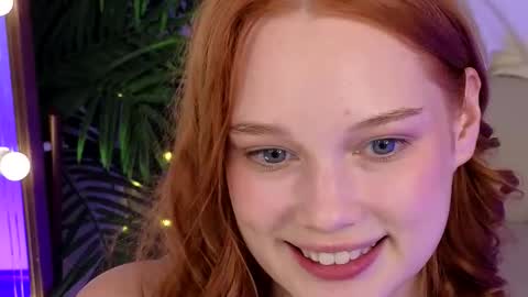 Snapshot of jennifer_shy_ chatting on October 2025 01:43:02 PM Jennifer online show from October 2025 01:43:02 PM