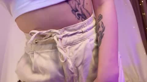 Snapshot of jennifer_shy_ chatting on October 2025 01:45:02 PM Jennifer online show from October 2025 01:45:02 PM