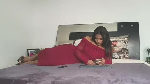 Jenn online show from November 2025 06:40:02 PM