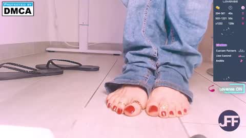 Snapshot of jenny_fighterfeet chatting on October 2025 01:29:01 PM Jenny online show from October 2025 01:29:01 PM