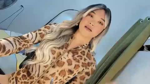 Snapshot of jenny_monroe chatting on September 2025 01:13:01 PM J E N N Y online show from September 2025 01:13:01 PM