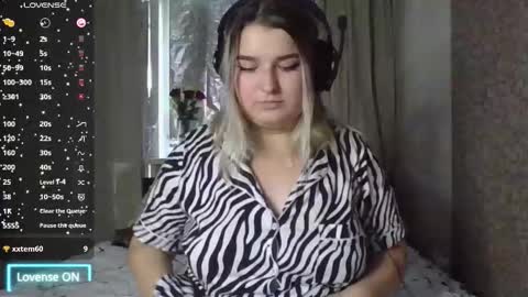 jenny_smitx online show from October 2025 07:31:02 AM