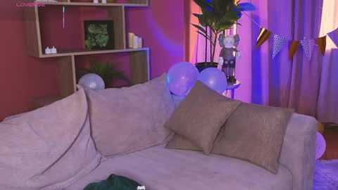 jennyfer_me online show from April 2026 12:51:02 PM