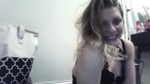 jennyisasquirter online show from January 2026 11:18:01 PM