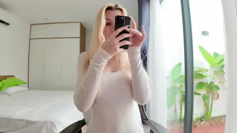 Snapshot of jennytime chatting on February 2025 06:32:02 AM Jen online show from February 2025 06:32:02 AM