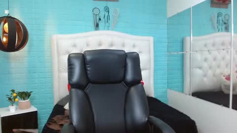 Snapshot of jeremy_job chatting on February 2026 11:30:01 AM Jeremy online show from February 2026 11:30:01 AM