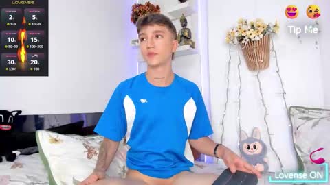 Snapshot of jeremy_salvatore_ chatting on January 2026 11:25:01 PM jero independent model online show from January 2026 11:25:01 PM