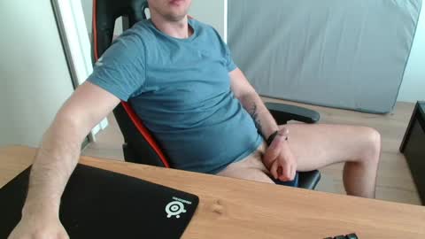 Snapshot of jerklove1006 chatting on April 2026 12:43:01 PM Boy likes daddies online show from April 2026 12:43:01 PM