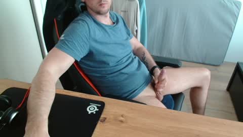 Snapshot of jerklove1006 chatting on April 2026 12:06:02 PM Boy likes daddies online show from April 2026 12:06:02 PM