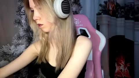 jerrienyhan online show from December 2025 01:38:02 PM