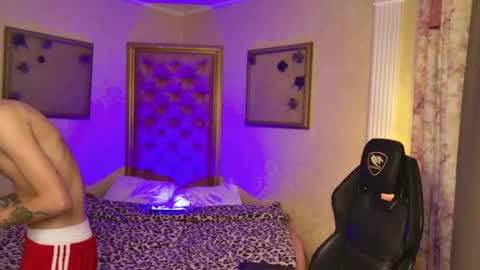 Jerry  online show from October 2025 07:43:01 PM