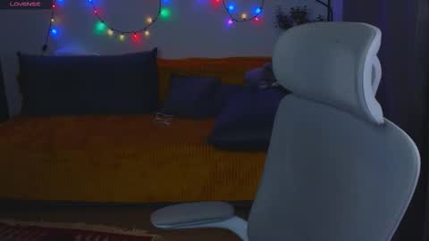  JessieVibes online show from November 2025 12:37:02 PM