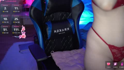 Snapshot of jessa__smith chatting on January 2025 07:07:01 AM hello my name is Hanna online show from January 2025 07:07:01 AM